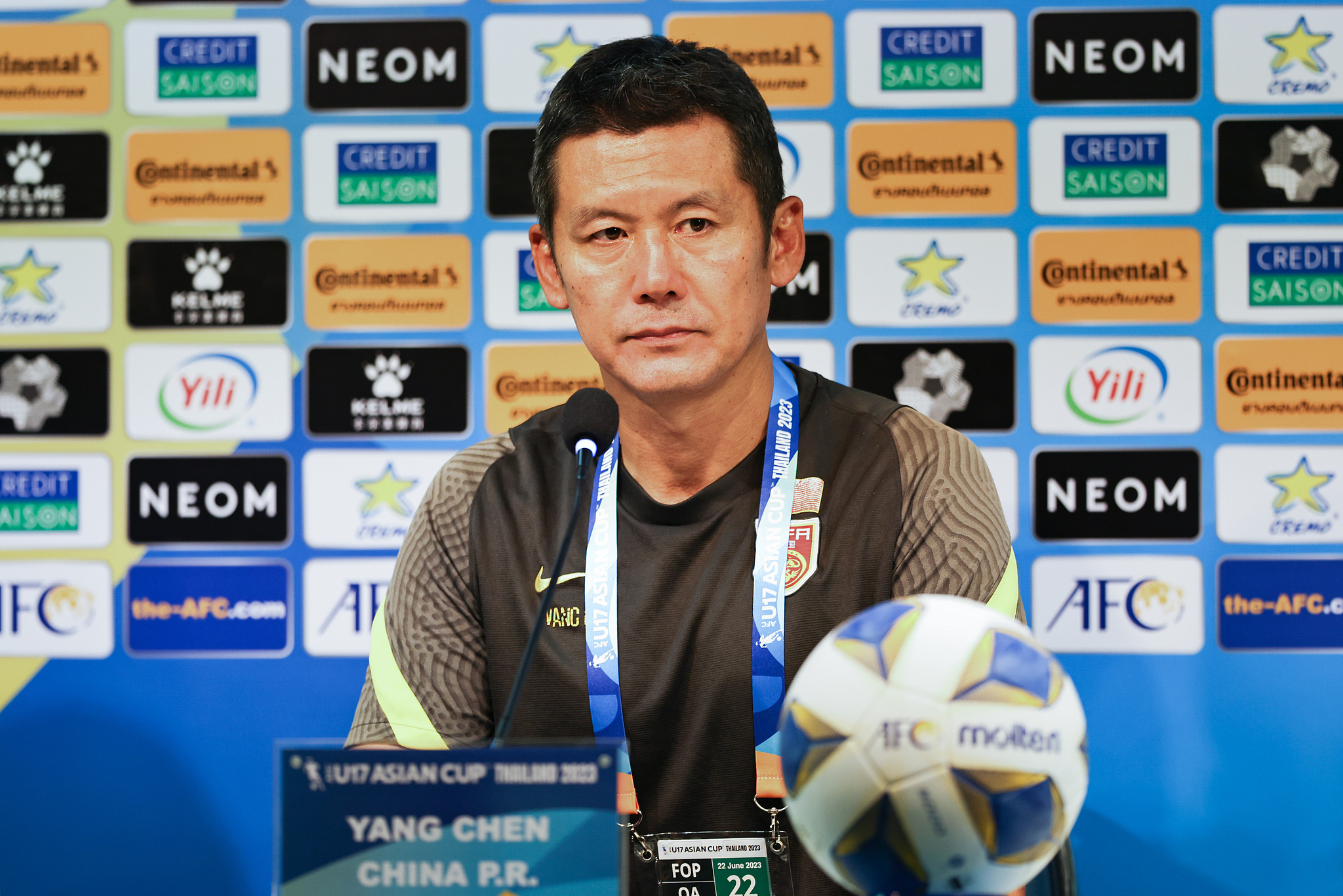 关于河南建业后防线表现不佳，输球难逃的信息