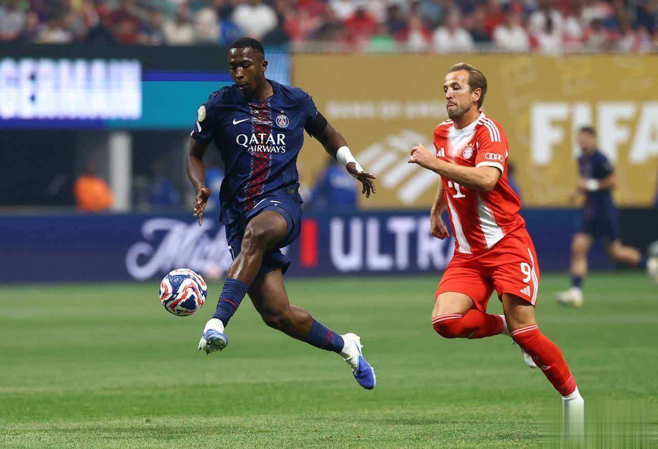 TL险胜EG，CoreJJ团战一打五入围赛2:0（巴黎）