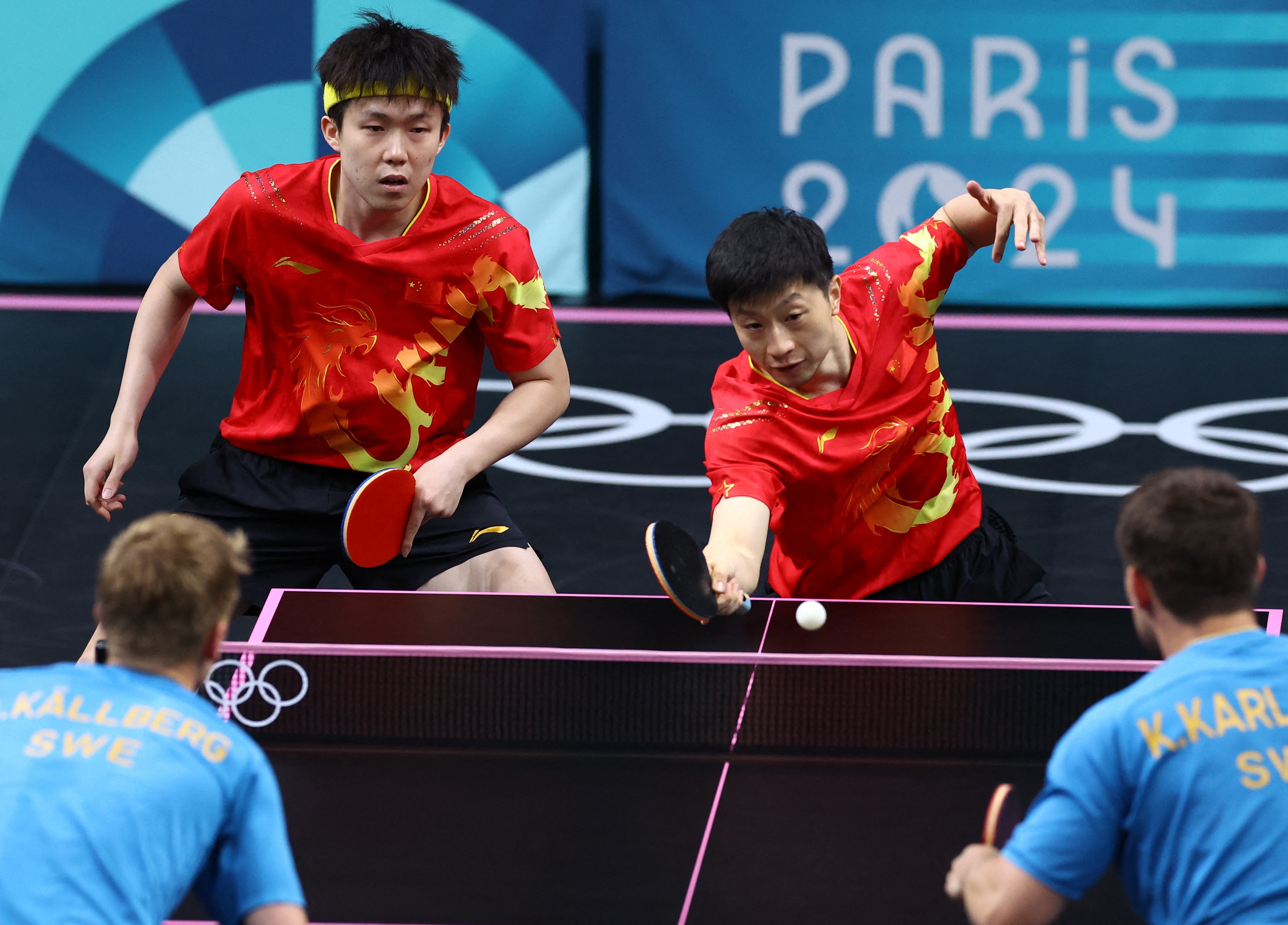 TL险胜EG，CoreJJ团战一打五入围赛2:0（巴黎）