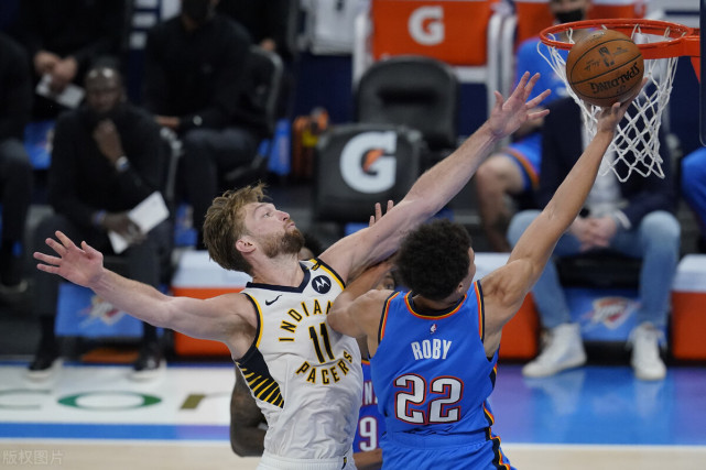 尼斯狂胜对手,力压对手取得胜利 尼斯狂胜对手,力压对手取得胜利