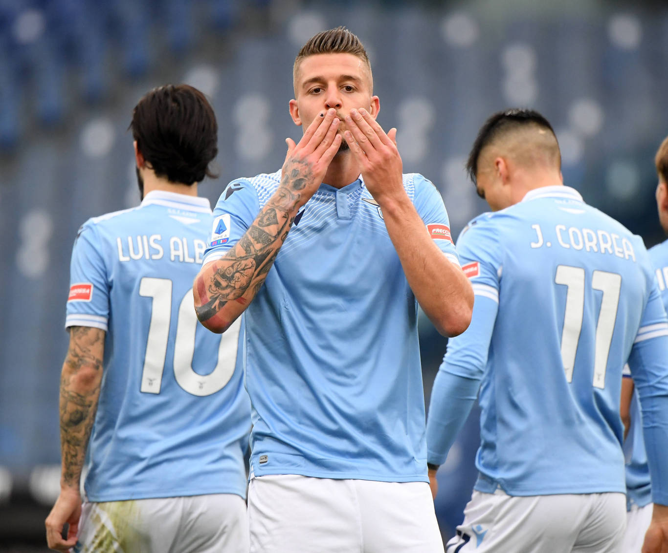 都灵队员备战欧洲大赛，迎接挑战