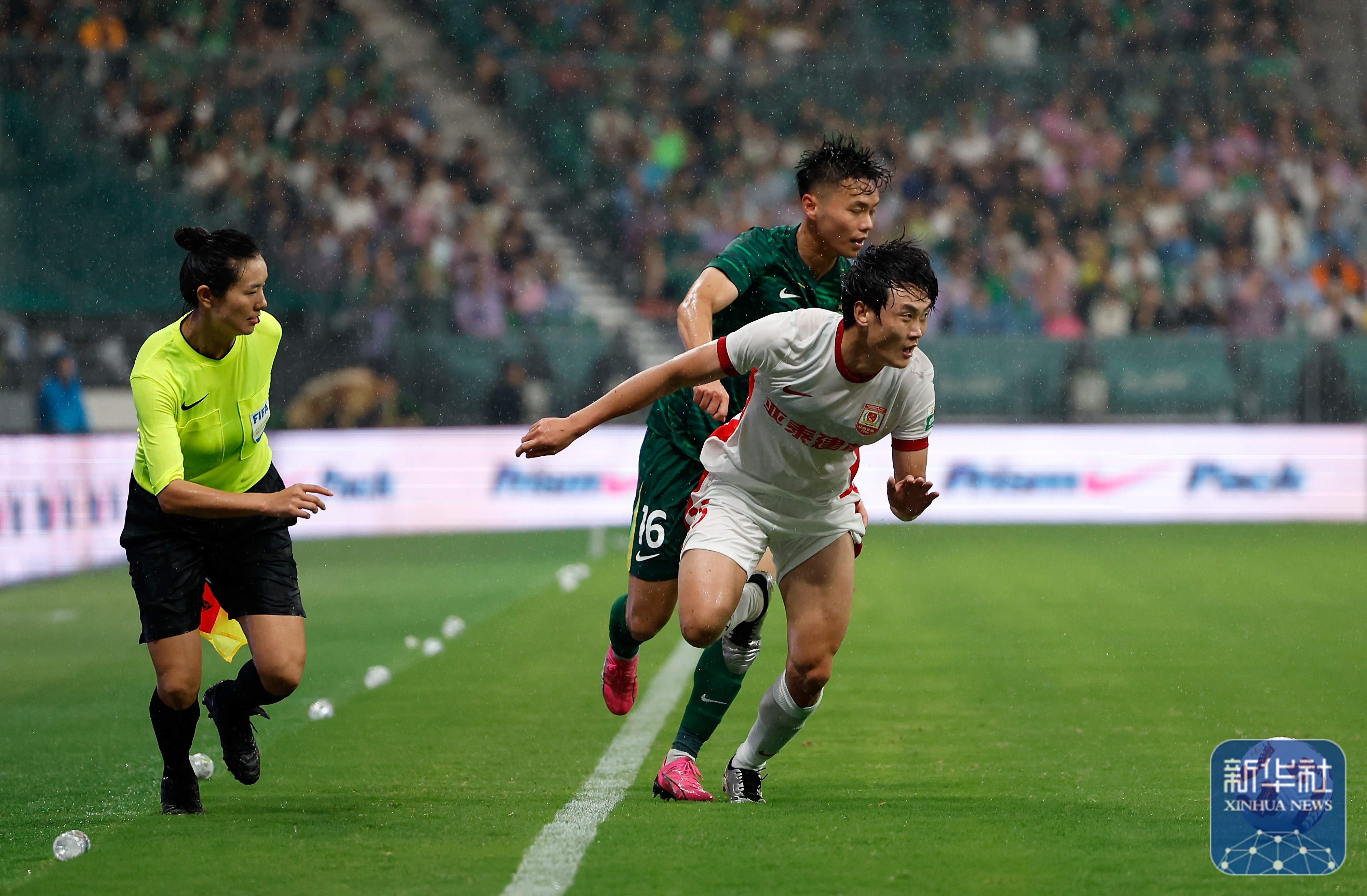 国安连胜中超主力,实力强劲 国安连胜中超主力,实力强劲