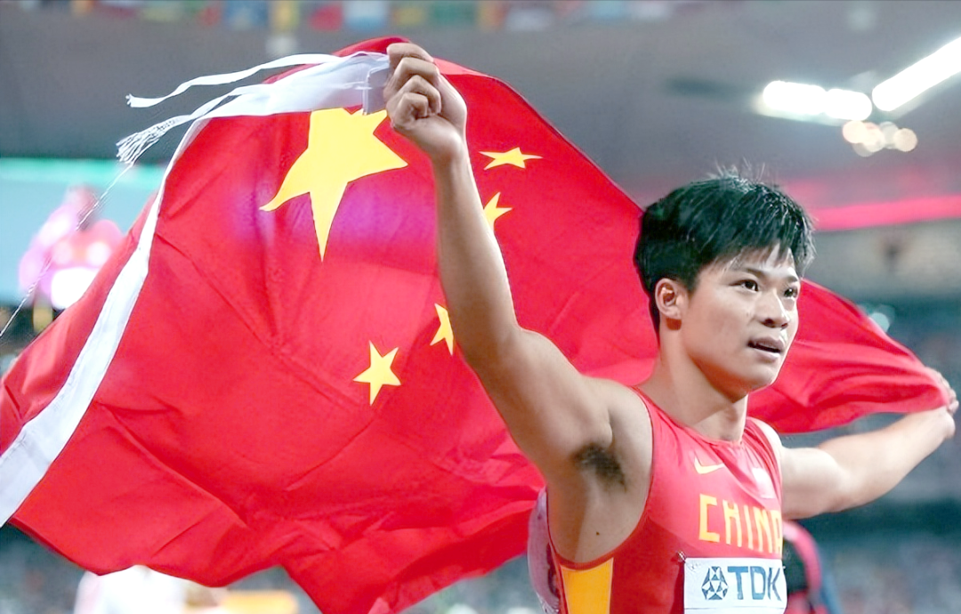 田径比赛中选手冲刺全力,突破个人最好成绩的简单介绍 田径比赛中选手冲刺全力,突破个人最好成绩的简单介绍