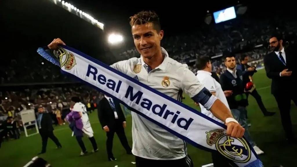 包含G2横扫巴西,C罗一己之力扛起全队激烈交锋成都决赛之夜,成为赛场最大亮点的词条 包含G2横扫巴西,C罗一己之力扛起全队激烈交锋成都决赛之夜,成为赛场最大亮点的词条