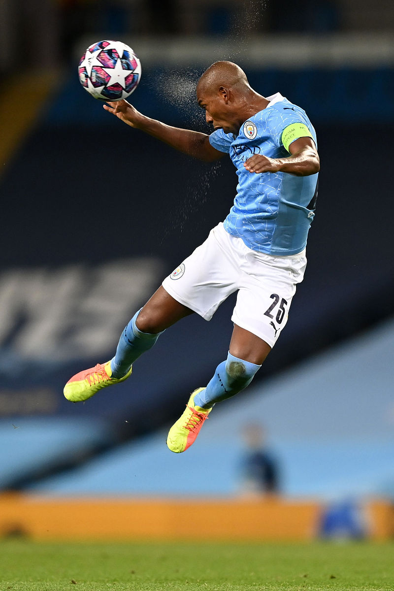 曼城绝杀里昂，马尔基尼奥斯惊艳世界的简单介绍