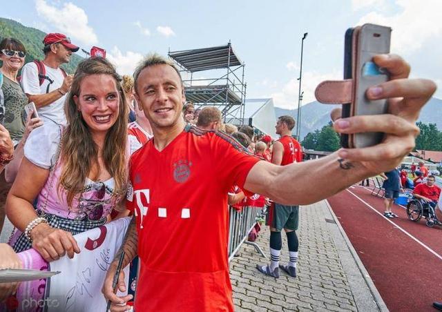 葡萄牙翻盘勒沃库森，罗本惊艳世界的简单介绍