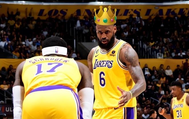 关于雄鹿B队绝杀鹈鹕，詹姆斯高光表现的信息