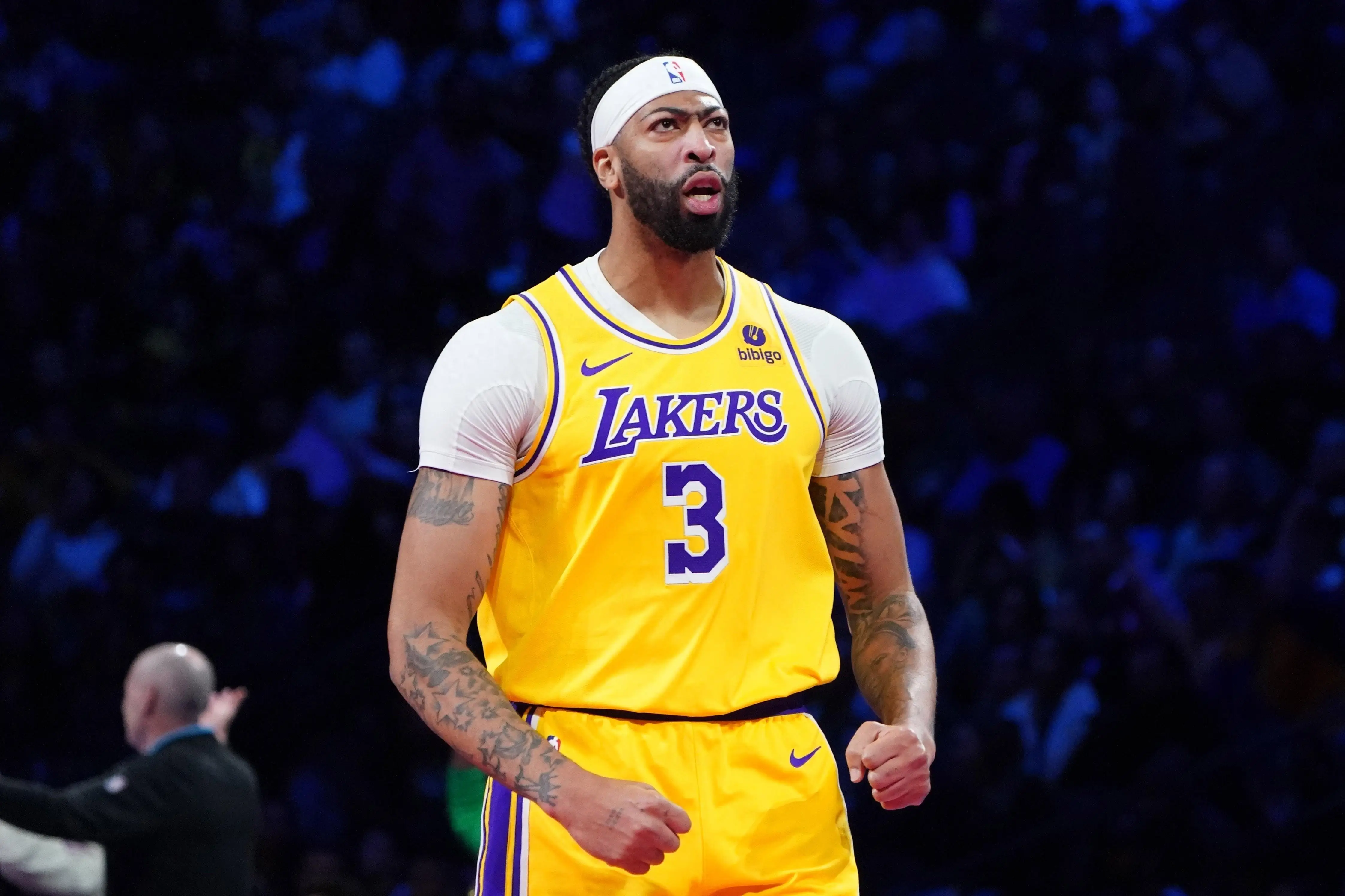 包含魔术逆转澳大利亚男篮，浓眉打破历史纪录的词条