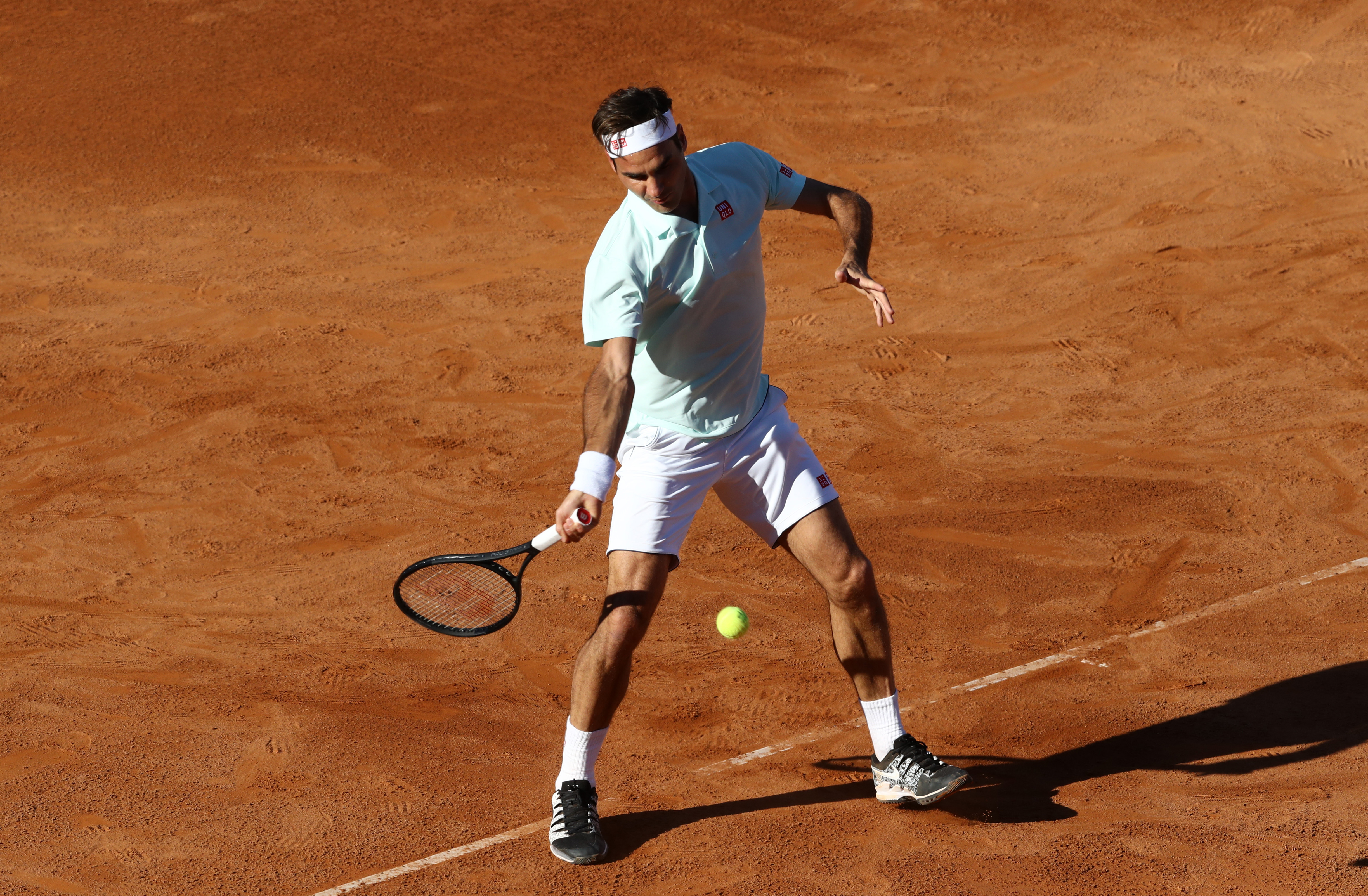 包含意大利网球队绝杀西班牙网球队，费德勒打破历史纪录的词条