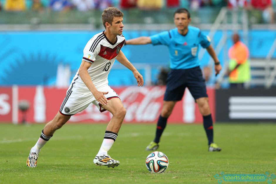 塞维利亚鏖战巴黎，穆勒完成帽子戏法的简单介绍