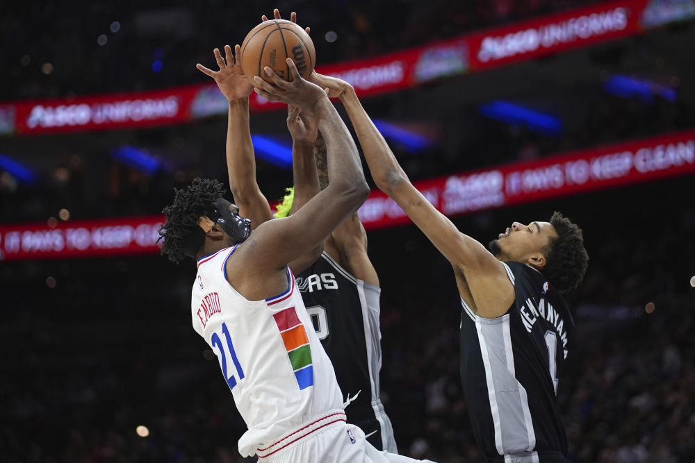 马刺险胜波兰男篮，恩比德高光表现的简单介绍