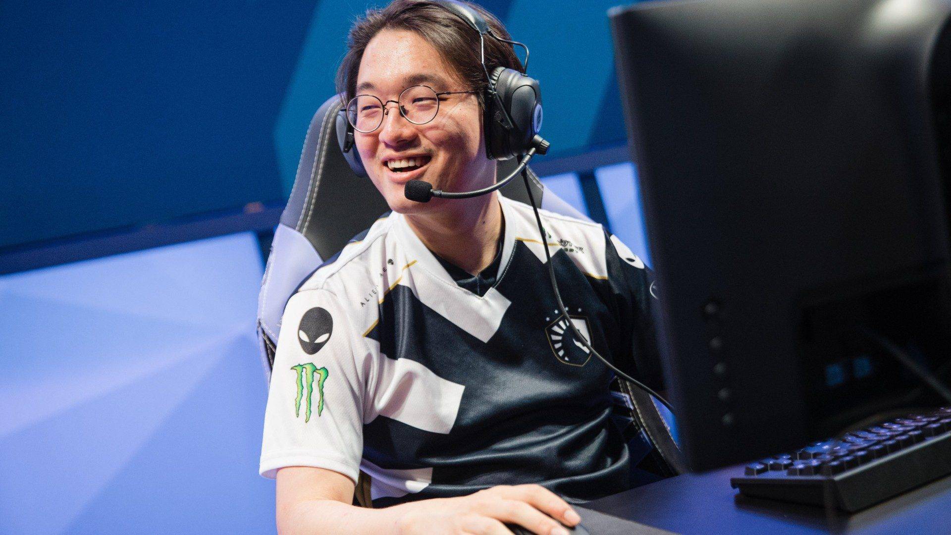 FLY翻盘DRX，CoreJJ打破历史纪录的简单介绍