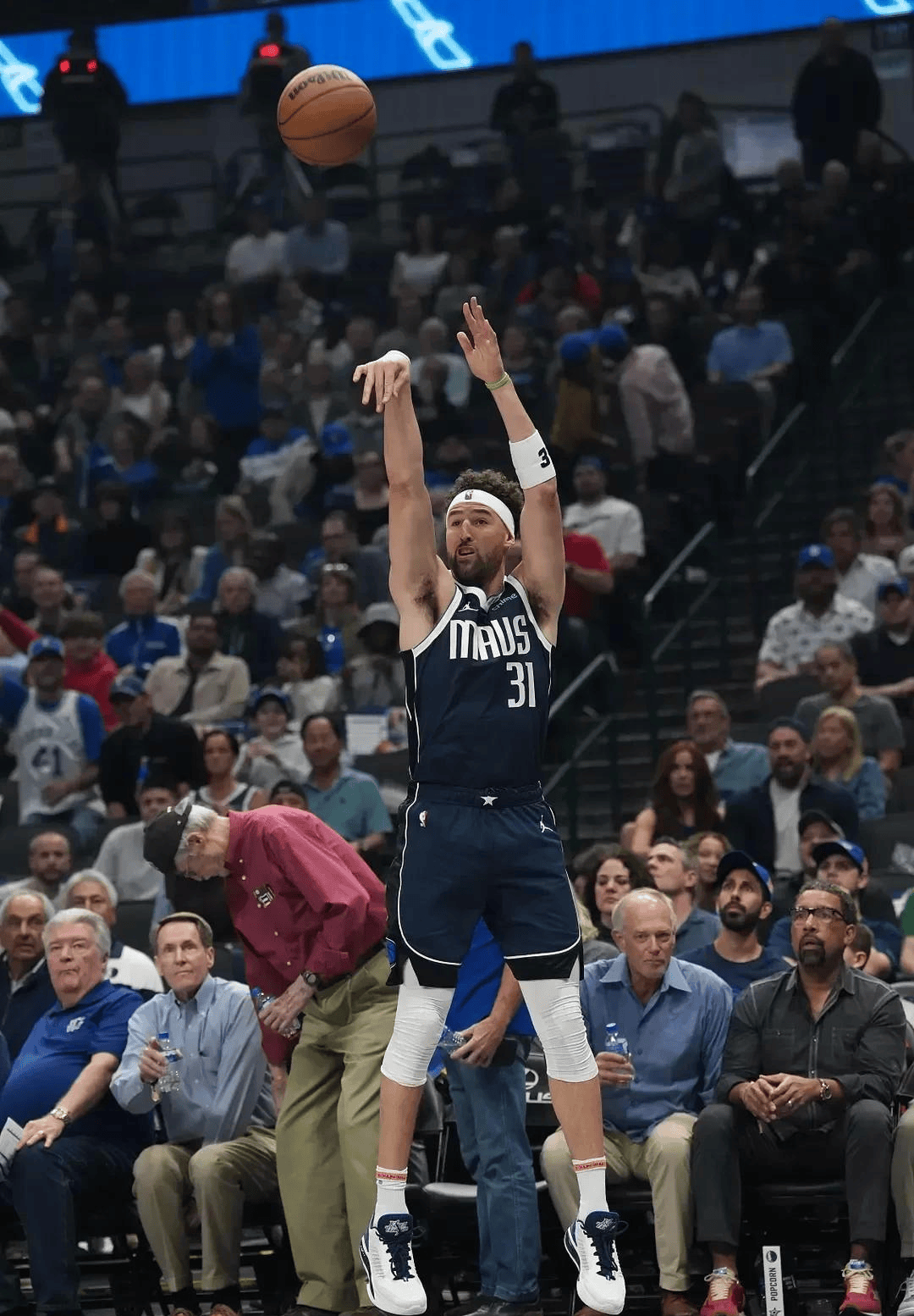 吉林队绝杀灰熊，德罗赞统治全场的简单介绍