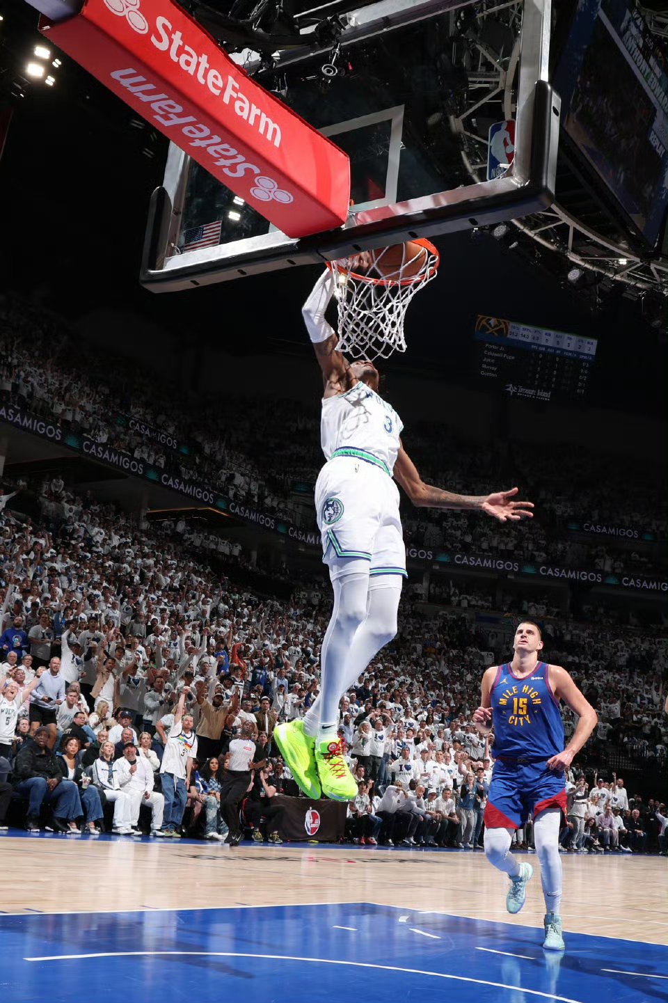 包含爵士轻取篮网，戈贝尔带队取胜的词条