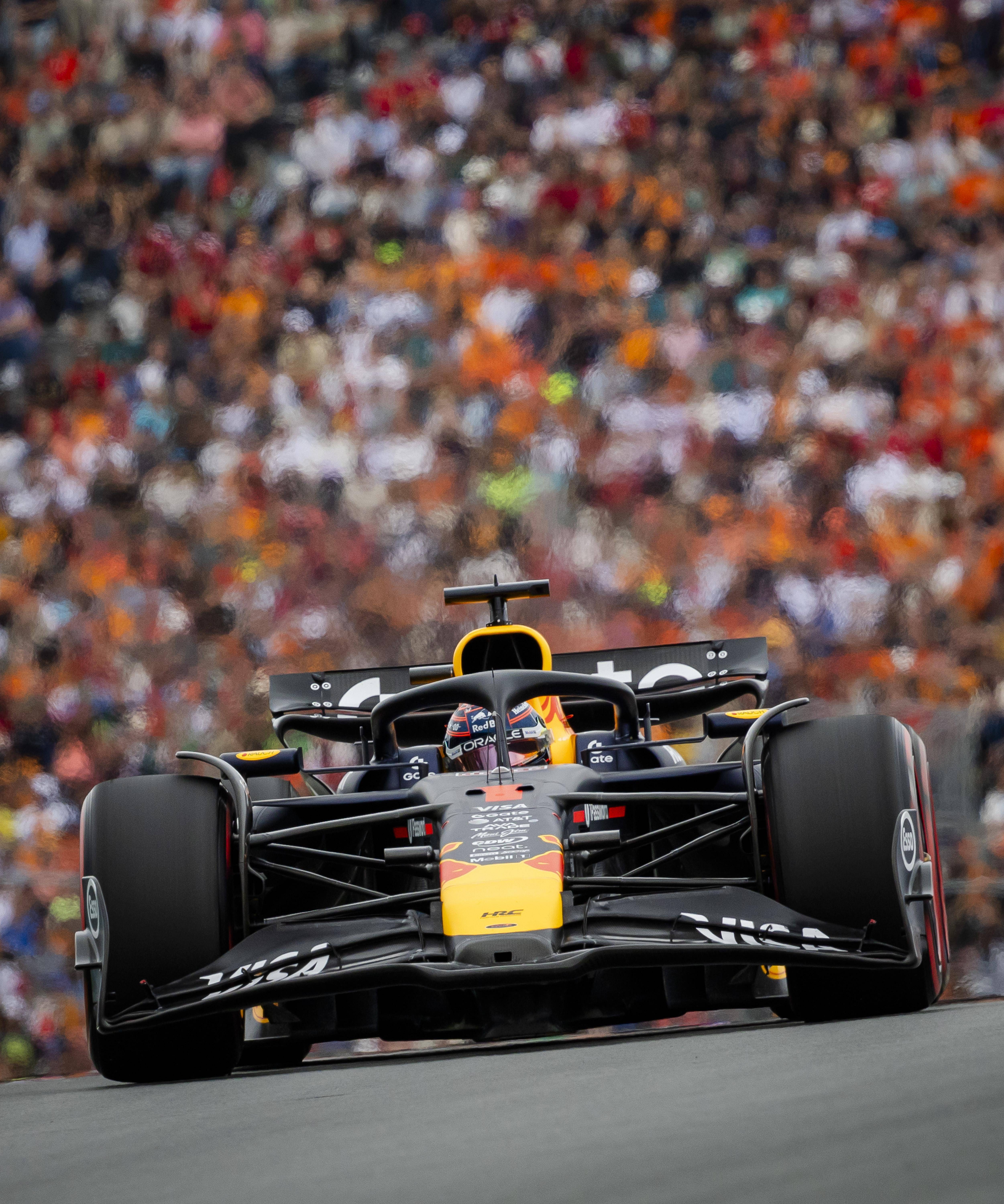 法拉利鏖战红牛车队,皮亚斯特里高光表现的简单介绍 法拉利鏖战红牛车队,皮亚斯特里高光表现的简单介绍